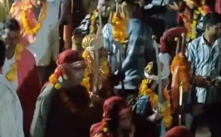 भूतड़ी अमावस्या पर देर रात श्रद्धालुओं का नर्मदा स्नान: