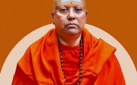 दिल्ली आश्रम... स्वामी चैतन्यानंद निकला शैतान... छात्राओं पर दबाव...भेजे अश्लील मैसेज