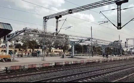 स्टेशन पर नए फुट ओवरब्रिज निर्माण में तकनीकी अड़चनें