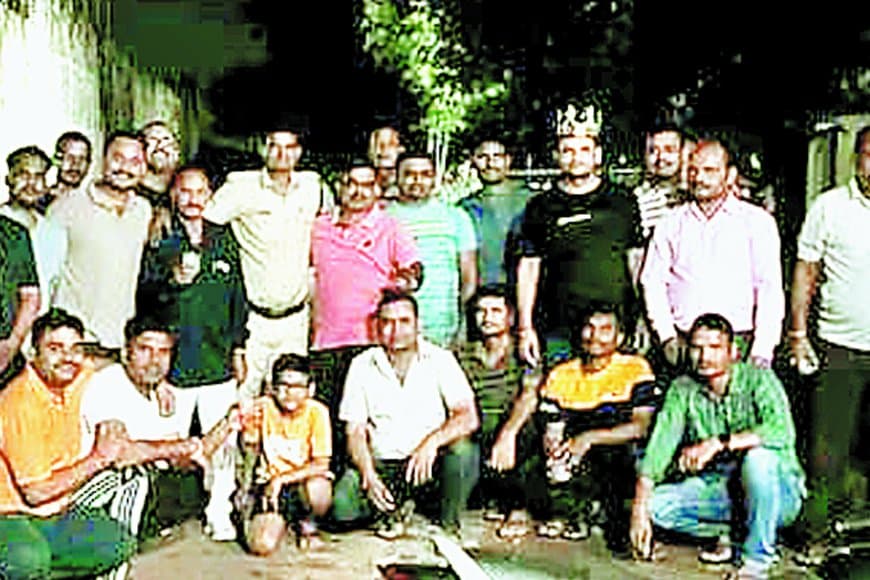 सतना जेल प्रहरी का ‘बुलेट राजा’ अंदाज: हिस्ट्रीशीटरों संग वर्दी में बर्थडे पार्टी, वीडियो वायरल