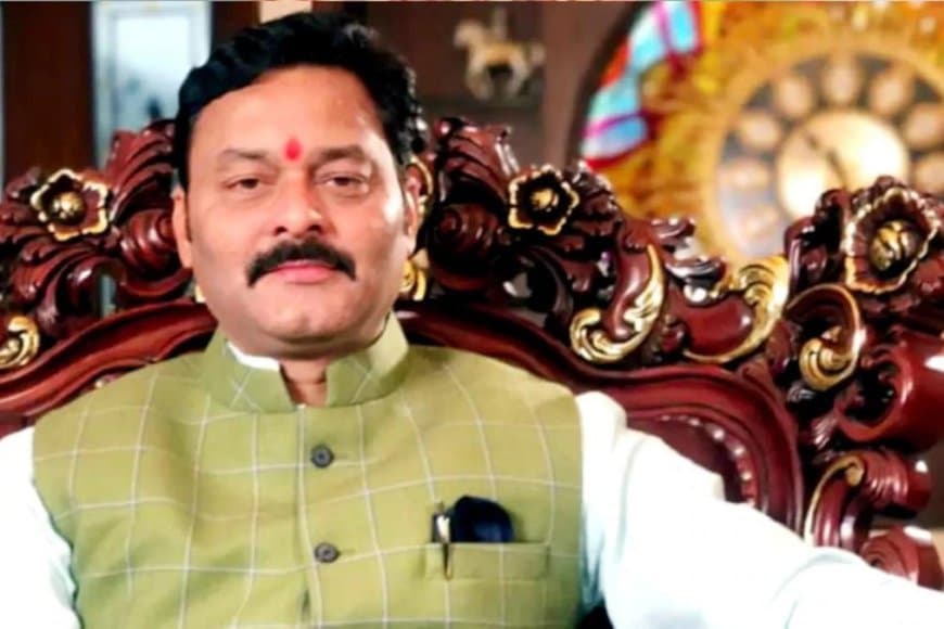अवैध खनन... विधायक संजय पाठक का केस लड़ने से वकीलों ने खींच लिए हाथ 