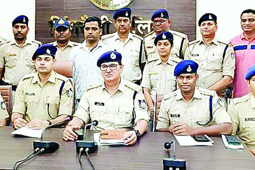 सिंगरौली पुलिस ने दो माह बाद किया अंधी हत्या का पर्दाफाश: प्रेम प्रसंग और रंजिश के चलते रची गई साजिश, चार आरोपी गिरफ्तार, नाले में गाड़ा गया था शव