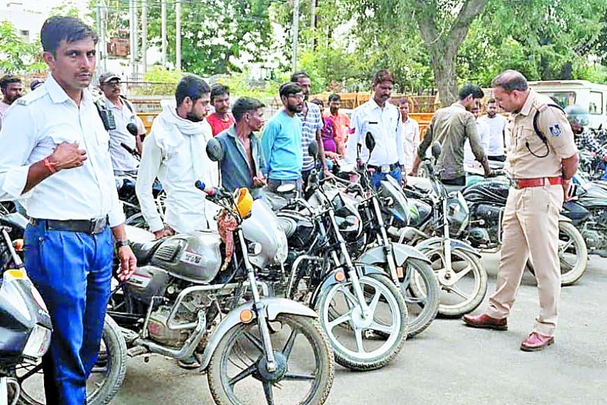 सिंगरौली यातायात पुलिस का विशेष अभियान: 1109 वाहनों पर कार्रवाई, 6 लाख से अधिक जुर्माना वसूला