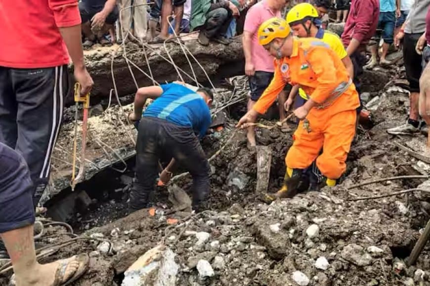 हिमाचल में फिर फटा बादल... उत्तराखंड में मलबे से निकली जिंदगी