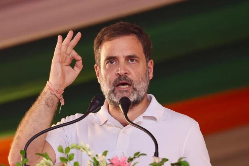चुनाव का चौकीदार जागता रहा... चोरी देखता रहा...  चोरों को बचाता रहा