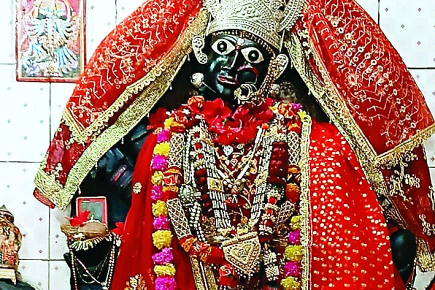 नवरात्रि में आस्था का अद्भुत संगम: पाथर कछार में सजा मां काली का दिव्य दरबार, श्रद्धालुओं की उमड़ी अपार भीड़ और प्राचीन कथा का जीवंत साक्ष्य