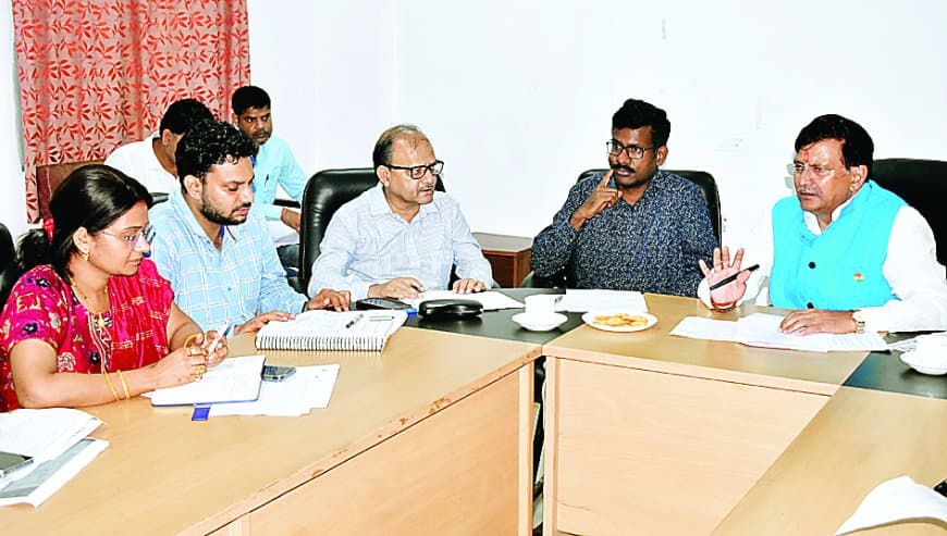 किसानों को समय पर खाद उपलब्ध कराने के लिए बनेगी तहसील स्तर की कमेटी, पारदर्शिता में होगी निगरानी