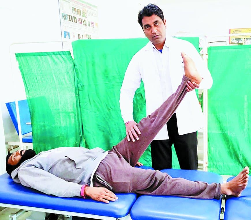 अब हर दर्द का असरदार इलाज – बढ़ती बीमारियों, बदलती दिनचर्या और सड़कों के गड्डों के बीच क्यों बन रही है फिजियोथेरेपी सबसे बड़ा सहारा
