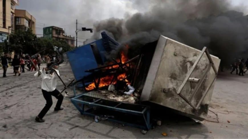 नेपाल में फिर बवाल... भारत ने बंद किया बॉर्डर... मैत्री बस सेवा पर भी लगा ‘ब्रेक’