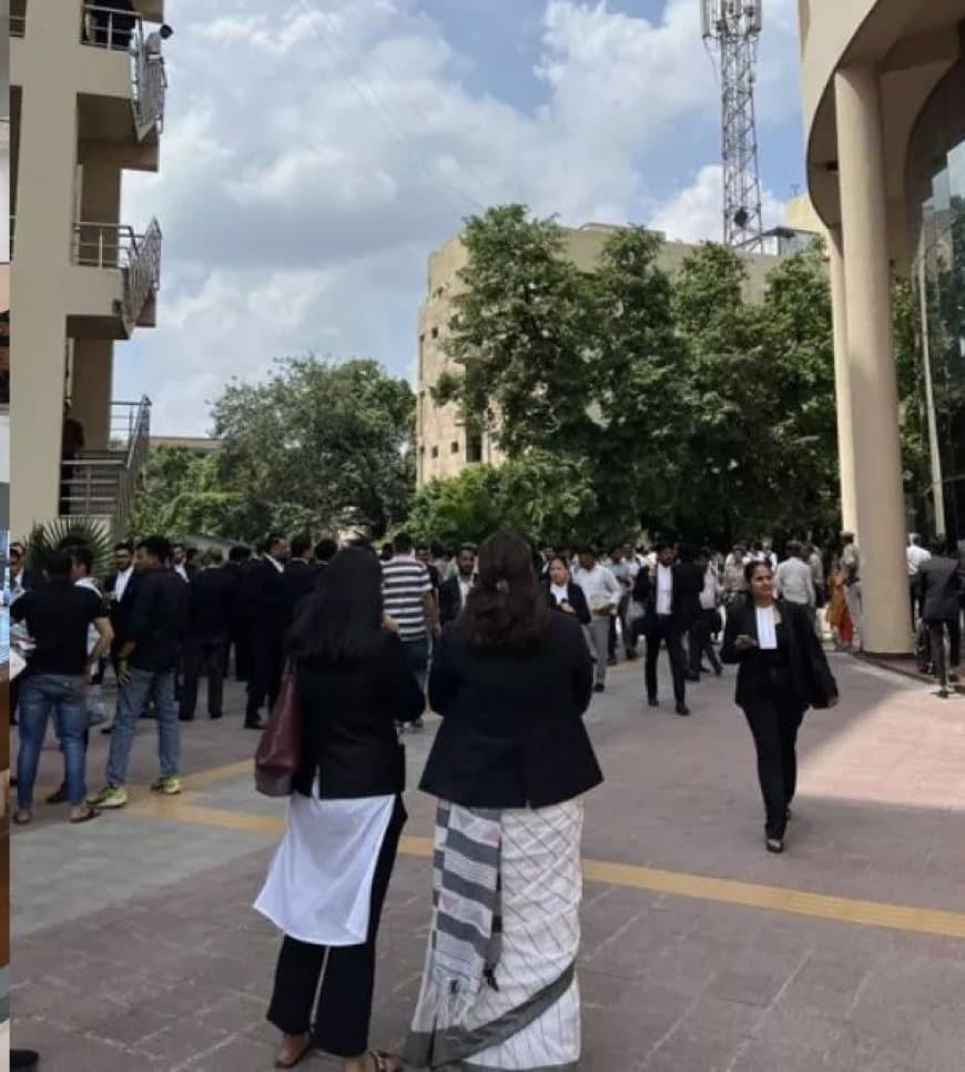 दिल्ली हाईकोर्ट में बम की सूचना से हड़कंप मच गया।