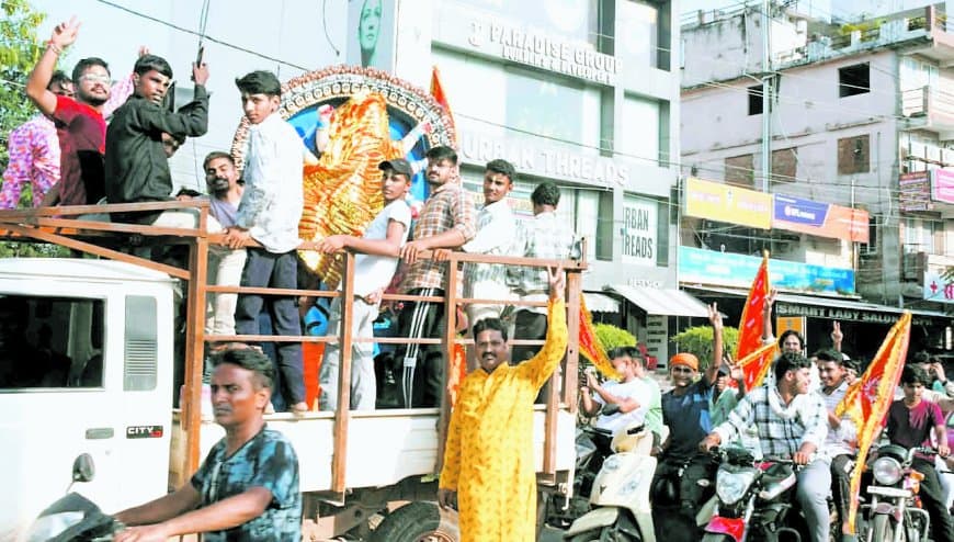 रीवा शहर में शारदीय नवरात्र की धूम: 500 से अधिक पंडाल सज गए, माता मंदिर जगमग, इस बार नवरात्र 10 दिन का