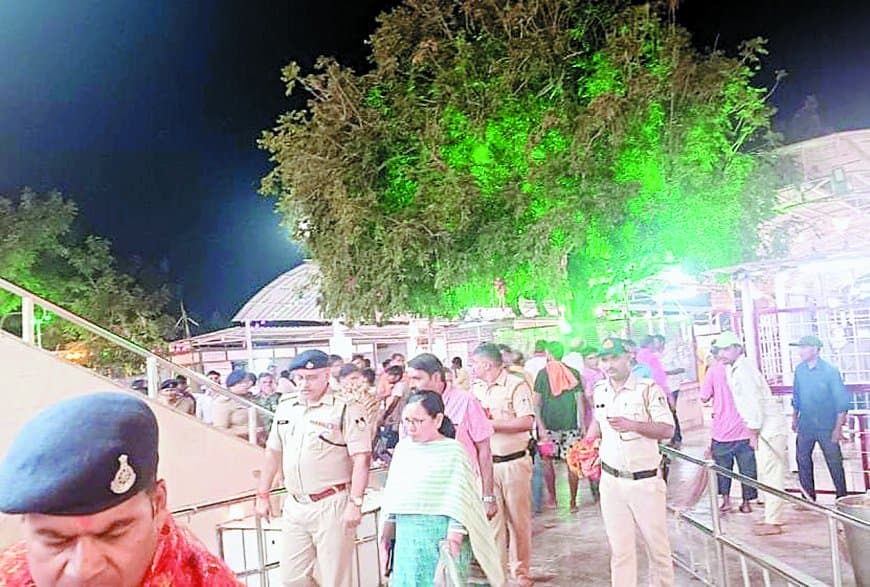 शारदेय नवरात्र मेला: मैहर में तैनात 600 पुलिस कर्मी, ड्रोन–सीसीटीवी से निगरानी, रेलवे ने लंबी दूरी की ट्रेनों का ठहराव दिया लेकिन मेला स्पेशल ट्रेन नहीं