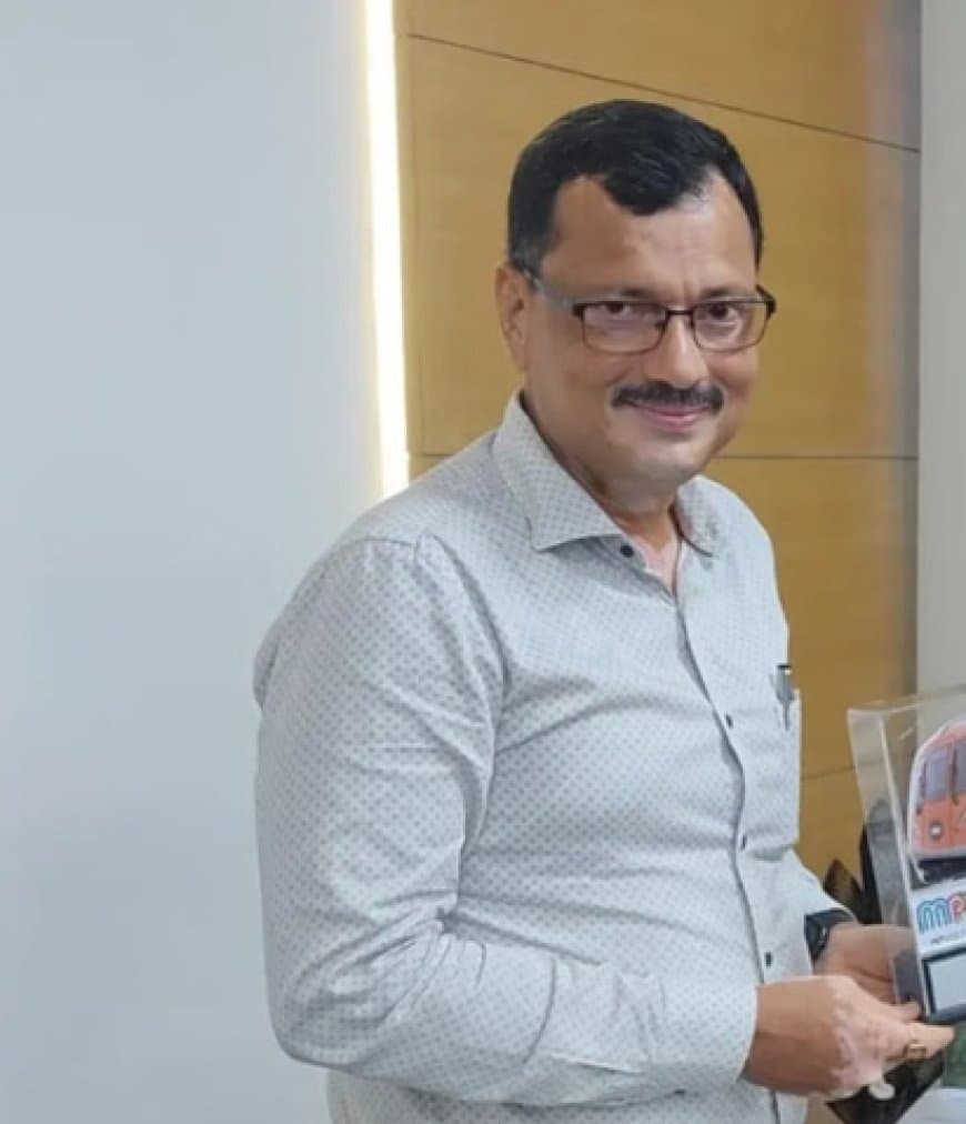 आईजी इंटेलिजेंस डॉ. आशीष के साथ लूट की वारदात हो गई।