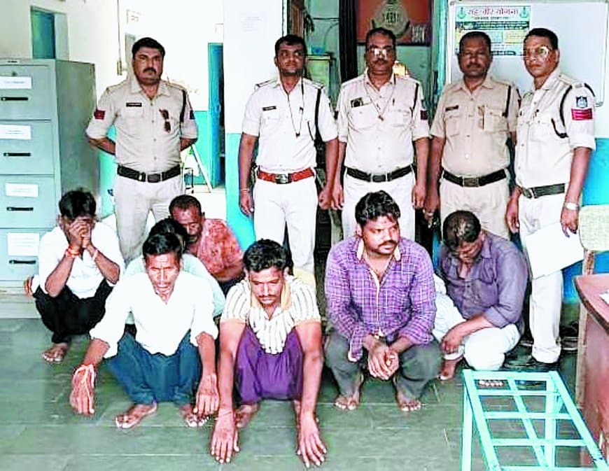 नवरात्र पर सतना पुलिस का अभियान: लॉ एंड ऑर्डर बनाए रखने गुंडे-बदमाशों की धरपकड़, फरार वारंटियों समेत कई आरोपी गिरफ्तार