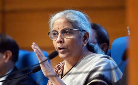 निर्मला बोलीं...भारतीय अर्थव्यवस्था बाहरी झटकों को झेलने में सक्षम 