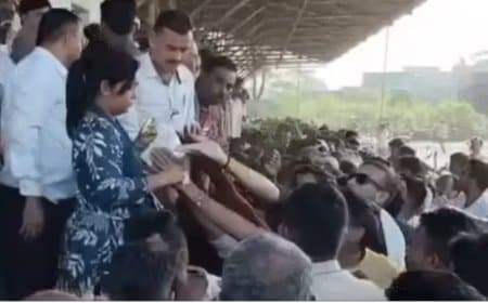 सागर: खाद वितरण के दौरान महिला तहसीलदार ने किसान को मारा थप्पड़? SDM ने किया इनकार, वीडियो वायरल