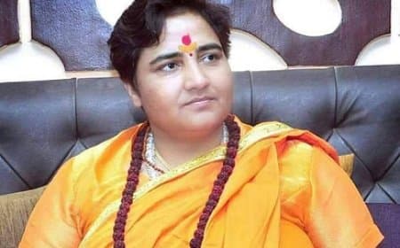 लव जिहाद... प्रज्ञा ठाकुर ने कहा- लड़की बात न माने तो टांगें तोड़ दो