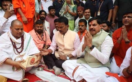 गौ-शालाएं बनेंगी 'गौ-मंदिर': मुख्यमंत्री डॉ. यादव ने इंदौर में गोवर्धन पूजा के दौरान की घोषणाएं