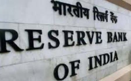 RBI के नए बैंकिंग नियम 2026: साइबर फ्रॉड पर शून्य जवाबदेही, लॉकर चोरी पर 100 गुना हर्जाना; लोन, KYC और सीनियर सिटिजन बैंकिंग में बड़े बदलाव