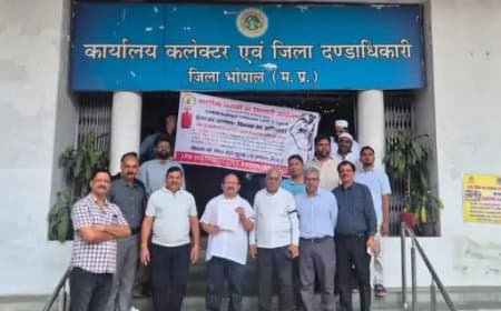 गैस सिलेंडर की होम डिलीवरी राशि बढ़ाने की मांग