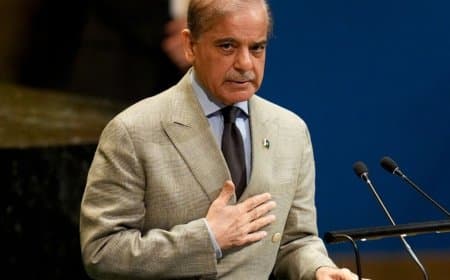 पाकिस्तान पीएम की फजीहत...  प्रोपेगेंडा फैलाते पकड़ाए शहबाज