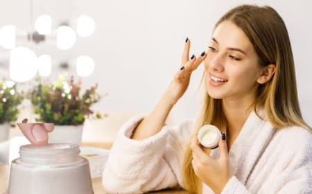 घर पर ही बनाकर लगा लें ये नाइट क्रीम, रातभर में चमक जाएगा चेहरा  