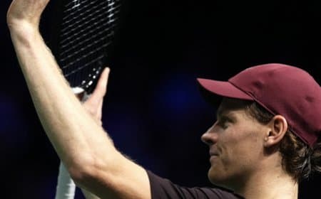 पेरिस मास्टर्स : जैनिक सिनर की शानदार जीत, बर्ग्स को 6-4, 6-2 से हराया