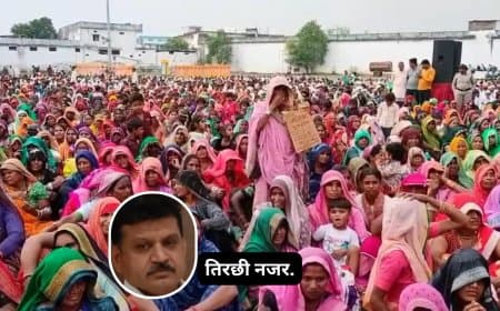 आदिवासी तो बहाना है, निशाना कहीं और है...