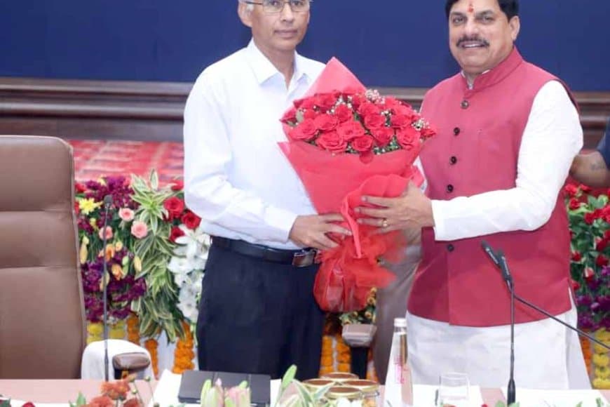 मध्यप्रदेश... ऑफिस में बैठने से नहीं चलेगा काम... जीतना होगा जन-विश्‍वास