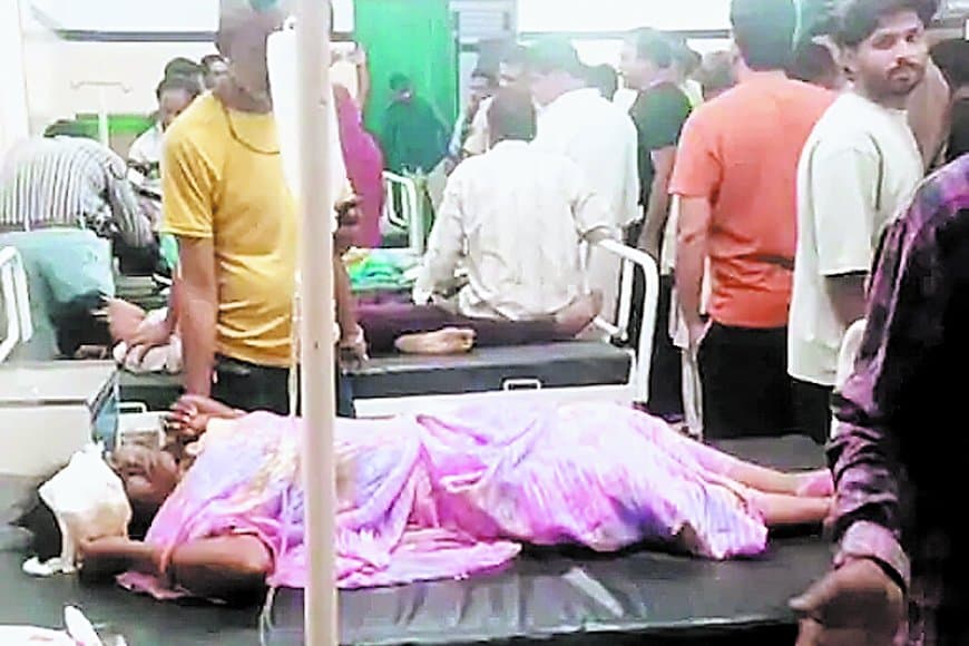 मजदूरों से भरा वाहन पलटा, 20 लोग घायल, 4 की हालत गंभीर