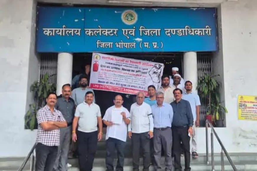 गैस सिलेंडर की होम डिलीवरी राशि बढ़ाने की मांग