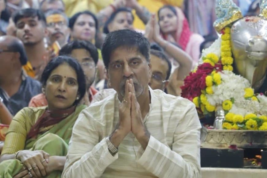 पूर्व क्रिकेटर ने किए महाकाल के दर्शन... भस्म आरती में हुए शामिल