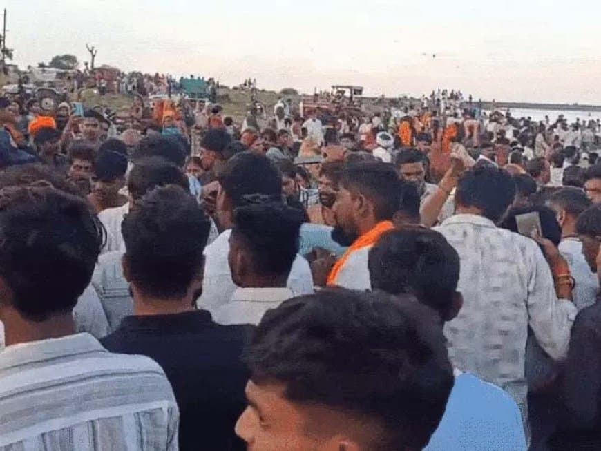 एमपी-यूपी में हादसा... खंडवा में 11 और आगरा में 12 लोगों की डूबने से मौत