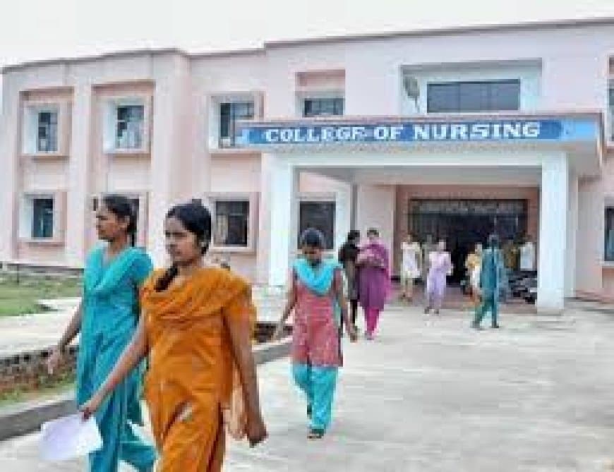 MP Nursing Colleges Crisis: 2025-26 में 50% सीटें खाली! फर्जीवाड़े से छात्रों का टूटा भरोसा