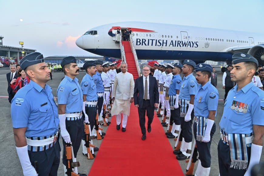 ब्रिटिश प्रधानमंत्री किएर स्टार्मर  दो दिवसीय भारत यात्रा पर बुधवार को मुंबई पहुंचे।