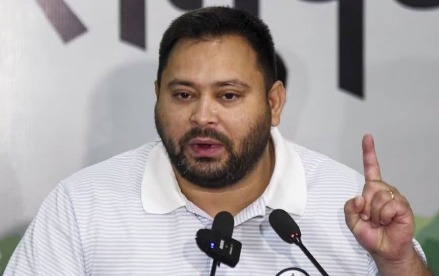 बिहार में चुनाव से पहले तेजस्वी यादव ने बड़ा एलान किया है।