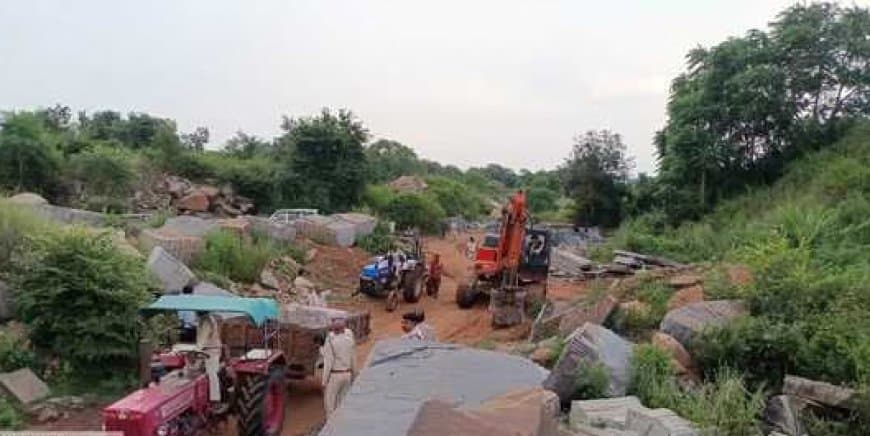 मध्यप्रदेश के सागर जिले में वन विभाग के अफसरों ने अवैध खनन पर शिकंजा कसना शुरू कर दिया है।