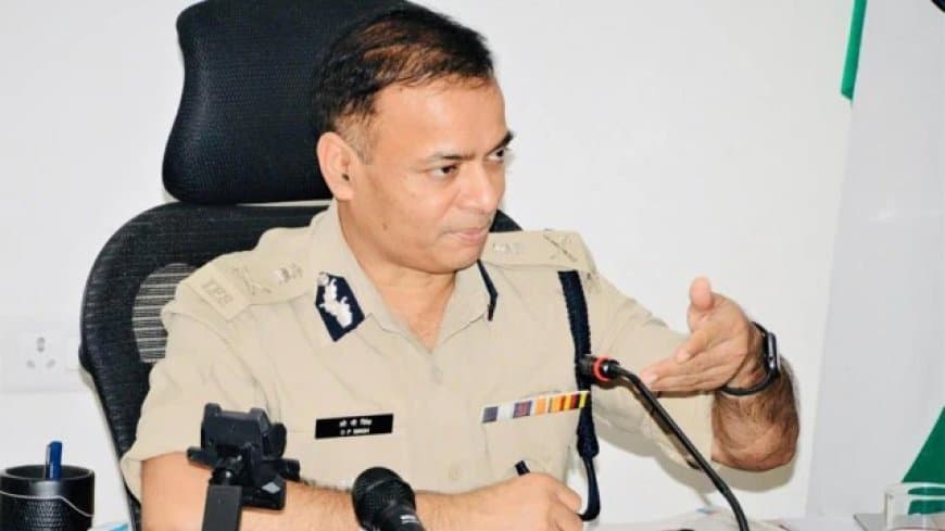 ओम प्रकाश सिंह को अतिरिक्त कार्यभार सौंपा गया है। ओमप्रकाश सिंह 1991 बैच के आईपीएस हैं।