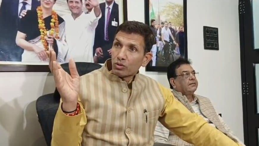 अध्यक्ष जीतू पटवारी और कांग्रेस मीडिया विभाग के अध्यक्ष मुकेश नायक पर एफआईआर दर्ज की गई है।