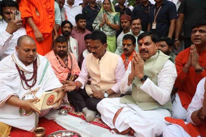 गौ-शालाएं बनेंगी 'गौ-मंदिर': मुख्यमंत्री डॉ. यादव ने इंदौर में गोवर्धन पूजा के दौरान की घोषणाएं