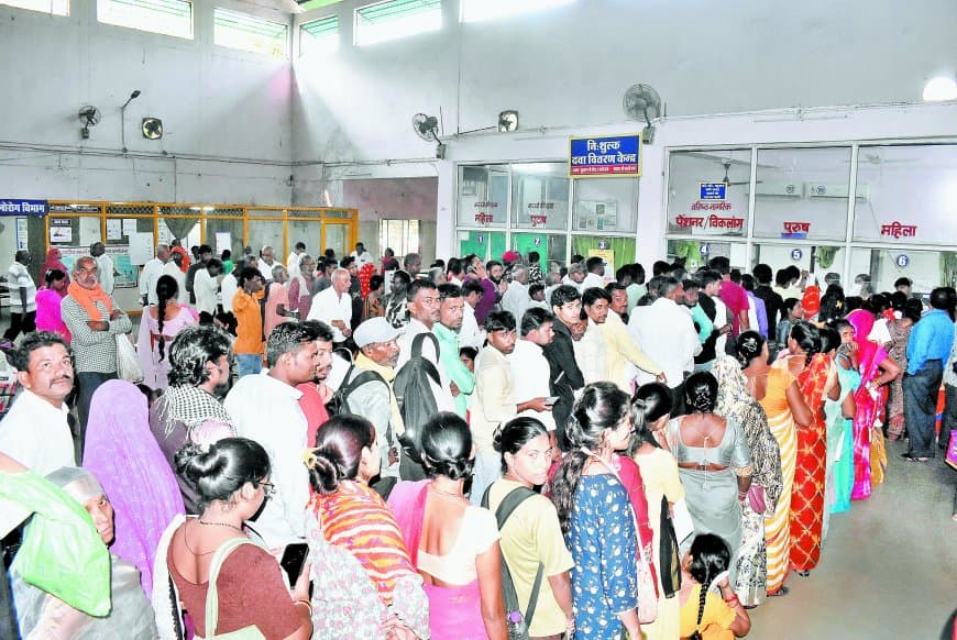 वायरल अटैक की मार से बेहाल सतना: जिला अस्पताल में 1600 से अधिक मरीजों की भीड़, ओपीडी फुल – बच्चे, बुजुर्ग और महिलाएं सबसे अधिक प्रभावित