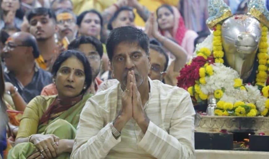 पूर्व क्रिकेटर ने किए महाकाल के दर्शन... भस्म आरती में हुए शामिल