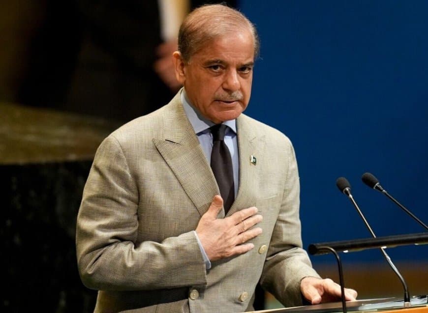 पाकिस्तान पीएम की फजीहत...  प्रोपेगेंडा फैलाते पकड़ाए शहबाज