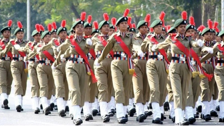 देश में तीन नए सैनिक स्कूल खुलने जा रहे हैं।