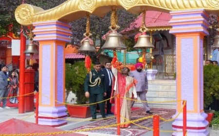 राष्ट्रपति द्रौपदी मुर्मू ने कैंची धाम में नीब करौरी बाबा के किए दर्शन