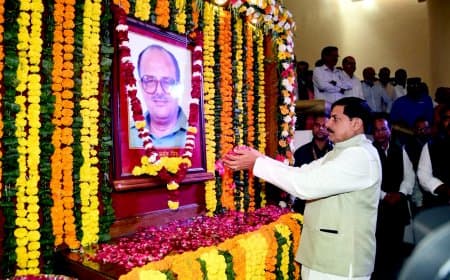 जयंती... मुख्यमंत्री ने पूर्व सीएम अर्जुन सिंह को अर्पित की पुष्पांजलि