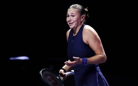 डब्ल्यूटीए फाइनल्स : स्वियाटेक को हराकर एनिसीमोव ने सेमीफाइनल में बनाई जगह