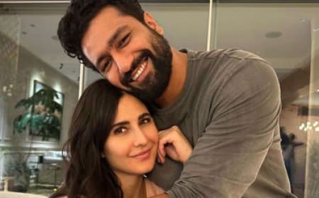 खुशखबरी! विक्की के घर गूंजी किलकारी... कटरीना ने बेटे को दिया जन्म