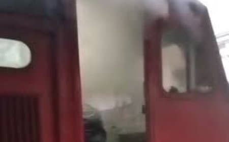 इटारसी रेलवे स्टेशन पर हड़कंप: रीवा-भोपाल सुपरफास्ट एक्सप्रेस के इंजन में उठा धुआँ, बड़ा हादसा टला