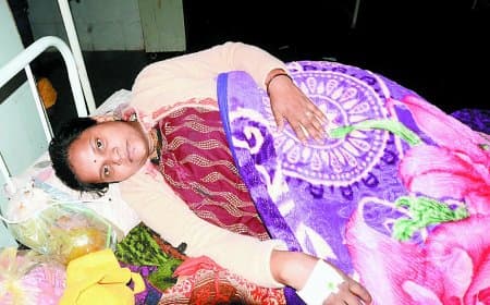 सतना जिला अस्पताल में नया कीर्तिमान: प्रसूता ने सामान्य प्रसव से एक ही दिन में तीन बच्चों को जन्म दिया, एसएनसीयू में जारी उपचार